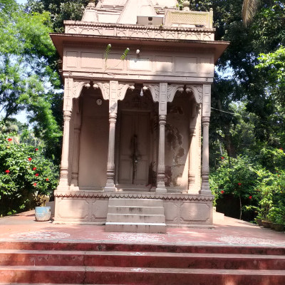 নড়াইল জমিদার আমলের স্থাপত্য ও ইতিহাসের সাক্ষী বেলে পাথরের সর্বমঙ্গলা কালী মন্দির