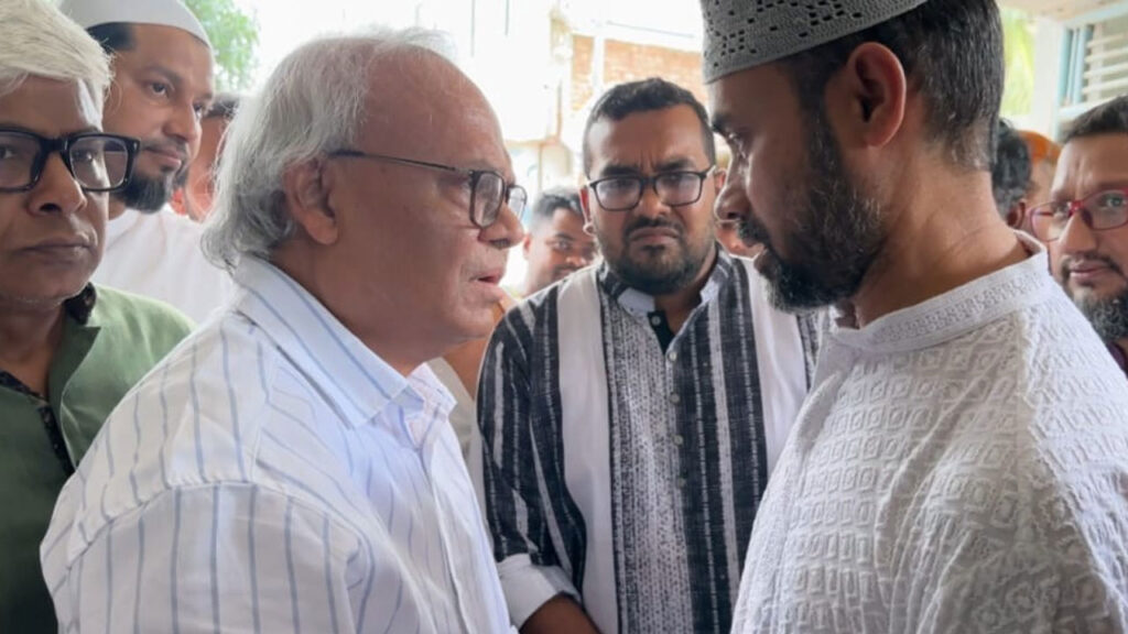সন্তানদের কবরে যেন আর কারও দাফন না হয়, বাবার আকুতি