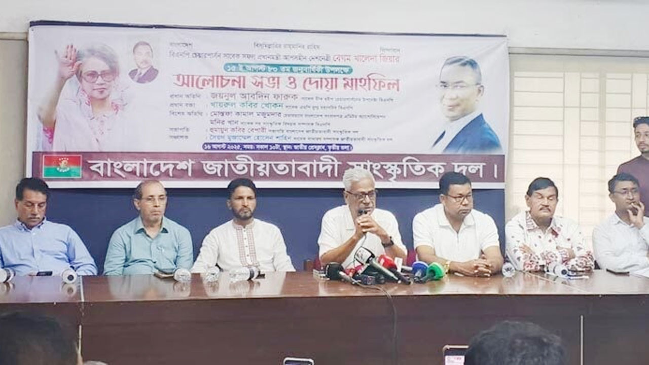 শেখ হাসিনা ভারতে বসে নতুন ষড়যন্ত্র শুরু করেছেন : ফারুক