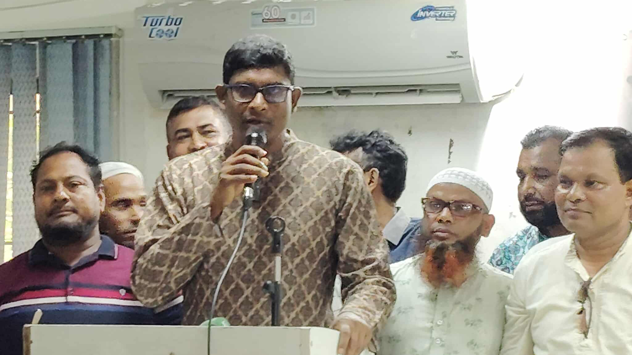 মাকে আন্দোলনের জন্য প্রস্তুত থাকতে বলে ঘর থেকে বের হন ছাইদুল