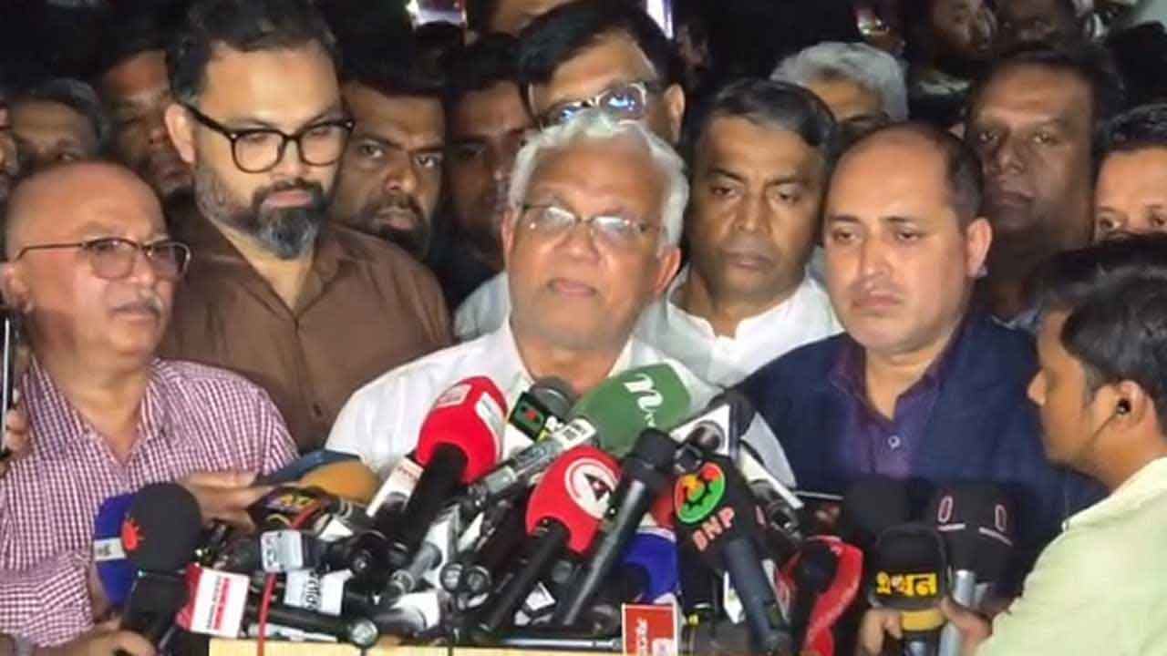 দুর্গাপূজার দশমী পর্যন্ত বিশেষ নিরাপত্তা ব্যবস্থা থাকবে- স্বরাষ্ট্র উপদেষ্টা
