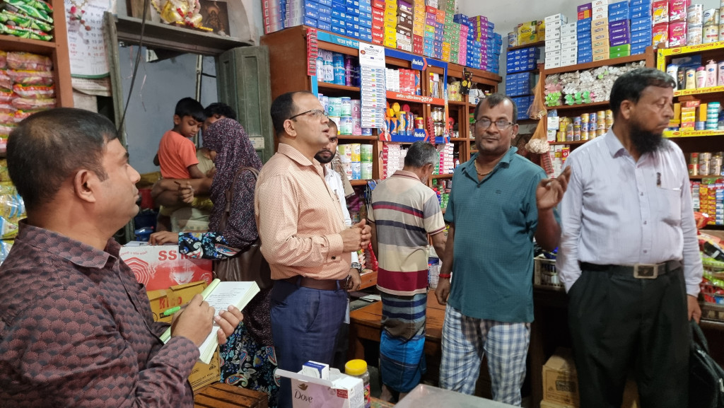 নড়াইলে ভোক্তা অধিকার অভিযান: দুই ব্যবসায়ীকে ১৮ হাজার টাকা জরিমানা