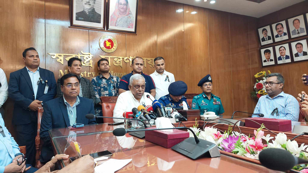 প্রধানমন্ত্রী মনে করলে’ পদত্যাগ করবেন স্বরাষ্ট্রমন্ত্রী