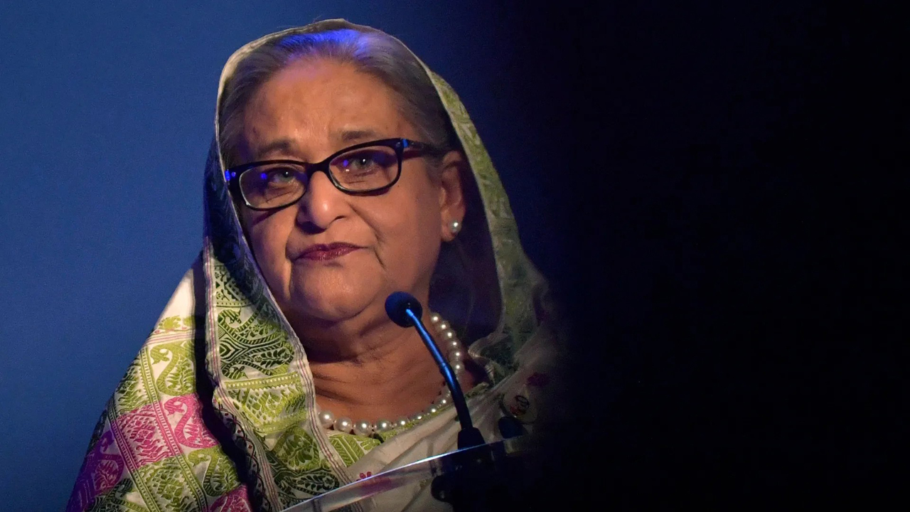 ৬ ঘণ্টা পর খাদে পড়া ট্রাকের নিচ থেকে ৩ মরদেহসহ অটোরিকশা উদ্ধার