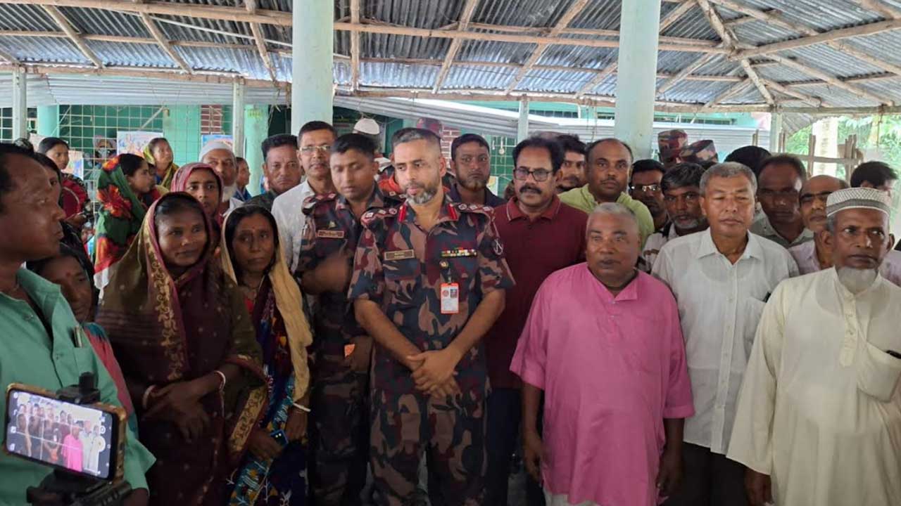 গোদাগাড়ীর ৬ জনসহ ১০ পুলিশ ক্লোজড