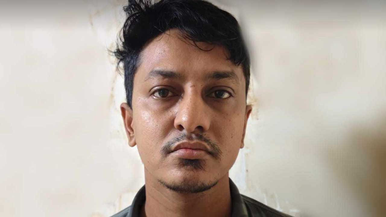 ছাত্র আন্দোলনে ইমন হত্যা : ছাত্রলীগ নেতা গ্রেপ্তার ছাত্র আন্দোলনে ইমন হত্যা : ছাত্রলীগ নেতা গ্রেপ্তার