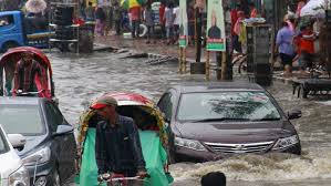 আষাঢ়ের বৃষ্টিতে রাজধানীবাসীর ভোগান্তি