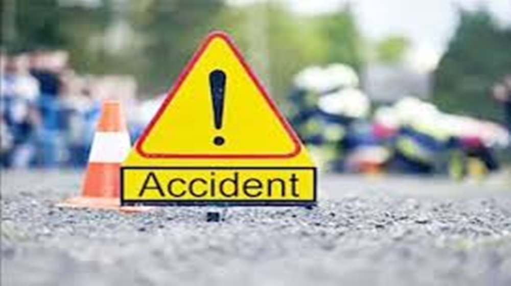 নড়াইলে সড়ক দুর্ঘটনায় প্রাণ গেল ভ্যানচালকের