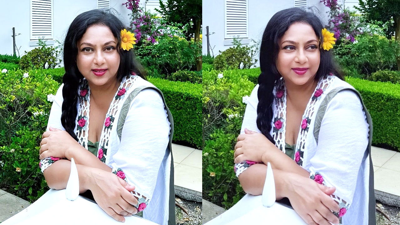 স্বামীর ফার্মেসিতে মিলল স্ত্রীর মরদেহ, পাশে পড়েছিল বটি