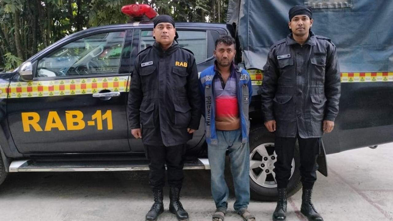 আ. লীগ নেতাকে হত্যা : যাবজ্জীবন সাজাপ্রাপ্ত আসামি গ্রেপ্তার