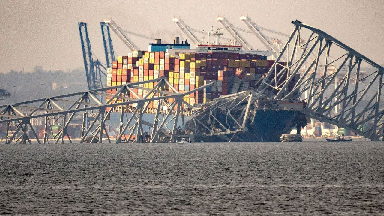 ধাক্কা দিয়ে সেতু ধসিয়ে দেওয়া সেই জাহাজের সকল ক্রু ভারতীয়