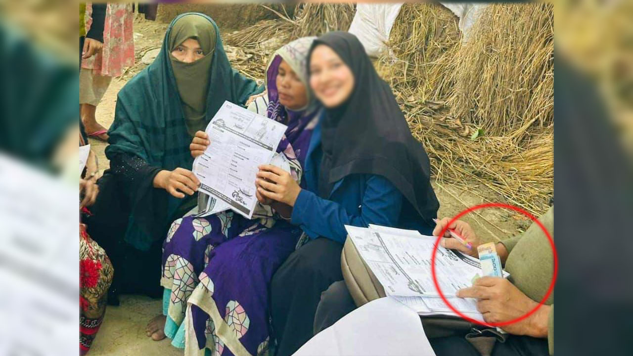টাকা বিলি করছেন নৌকার প্রার্থী নদভী, অভিযোগ স্বতন্ত্র প্রার্থীর