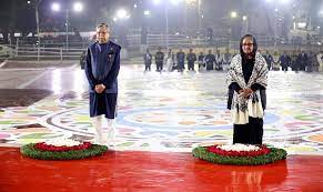 একুশের প্রথম প্রহরে রাষ্ট্রপতি-প্রধানমন্ত্রীর শ্রদ্ধা