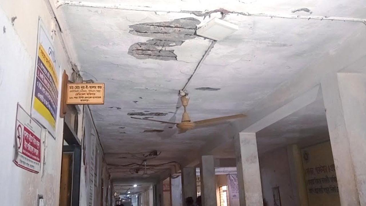 জামালপুরে ঝুঁকিপূর্ণ ভবনেই চলছে চিকিৎসাসেবা