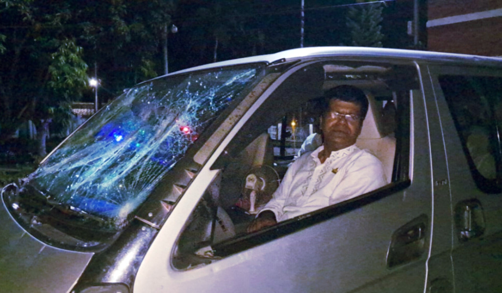 নড়াইলে এমপি মনোনয়ন প্রত্যাশী আব্দুল্লাহর গাড়ি বহরে হামলা, আহত ১০