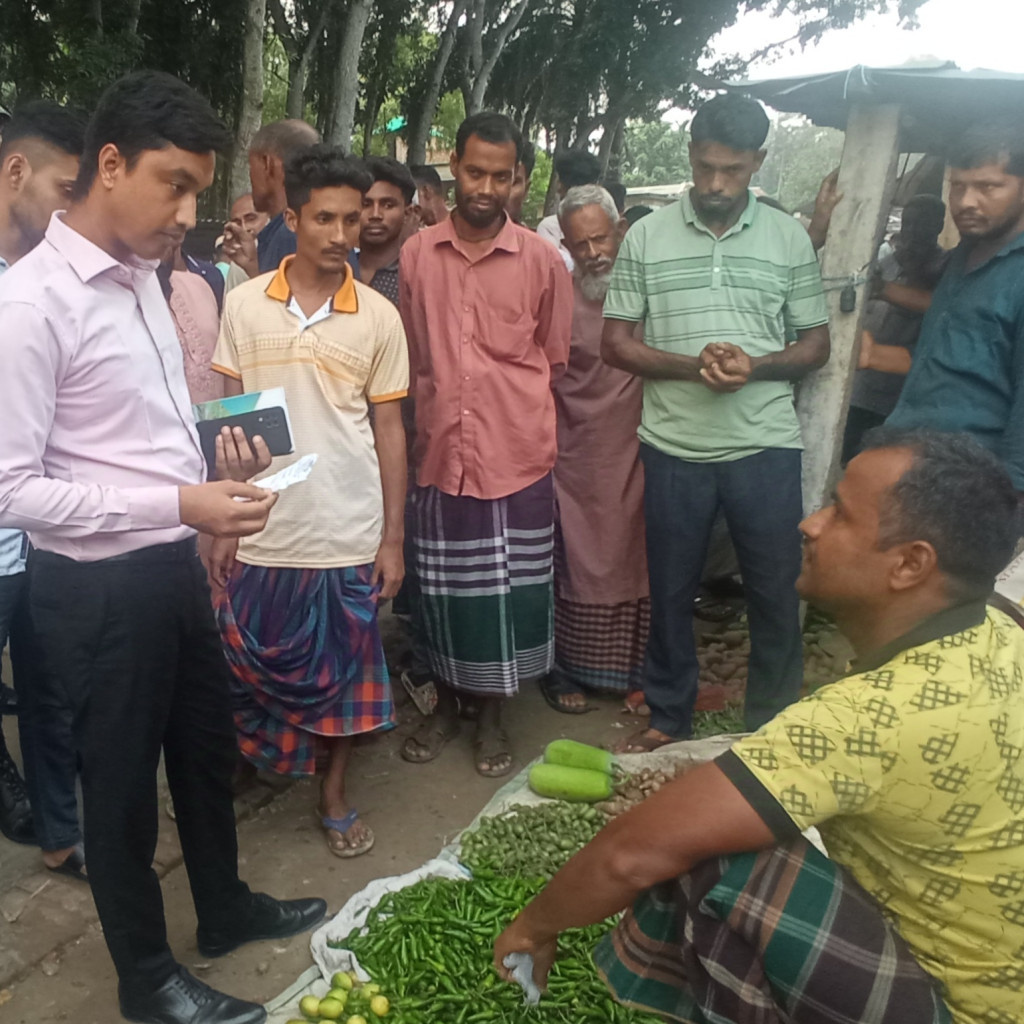 নড়াইলে টাস্কফোর্স অভিযানে ক্রেতা ও বিক্রেতাকে জরিমানা
