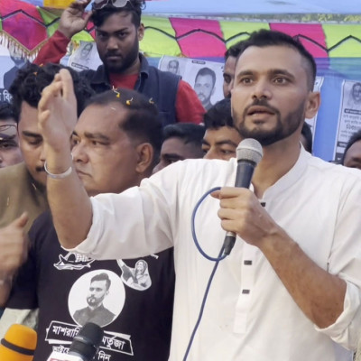 নির্বাচনি আচরণবিধি লঙ্ঘন নড়াইলে মাশরাফীসহ ৩ প্রার্থীকে ৩৫ হাজার টাকা জরিমানা