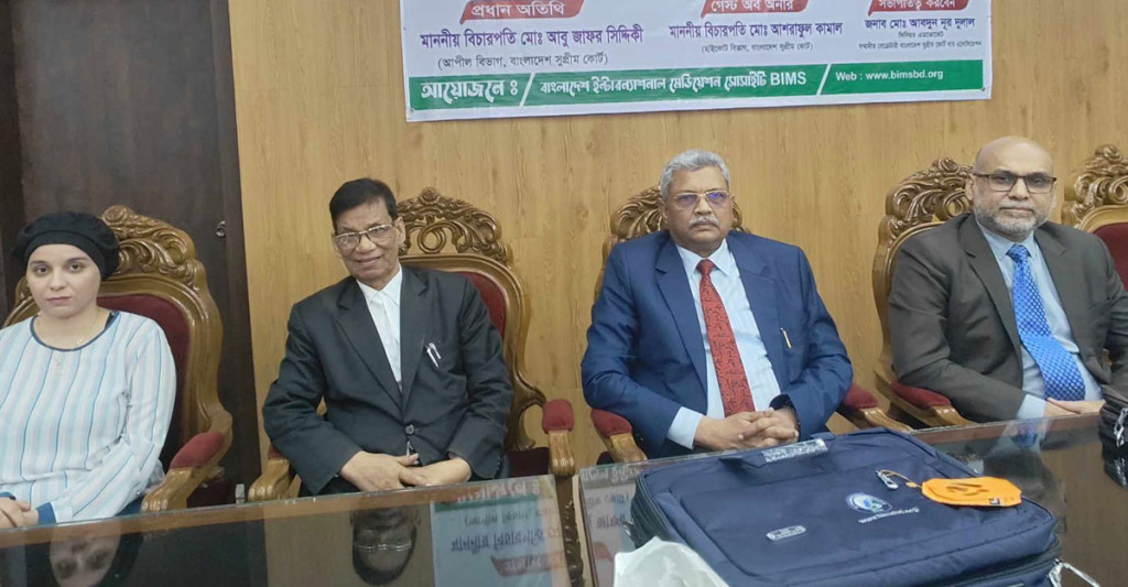 দীর্ঘ বিচার প্রক্রিয়ায় ন্যায় বিচার প্রতিষ্ঠা দুরুহ