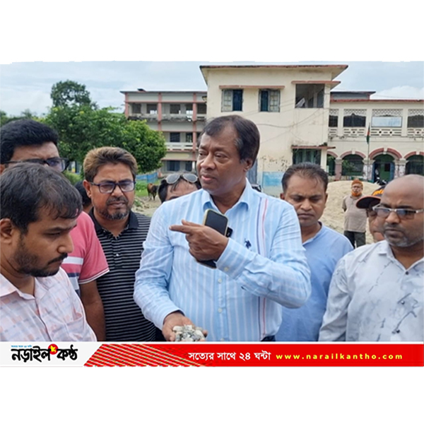 “নিম্নমানের নির্মাণসামগ্রী, ঠিকাদারের বিরুদ্ধে কঠোর হুঁশিয়ারি এমপির”