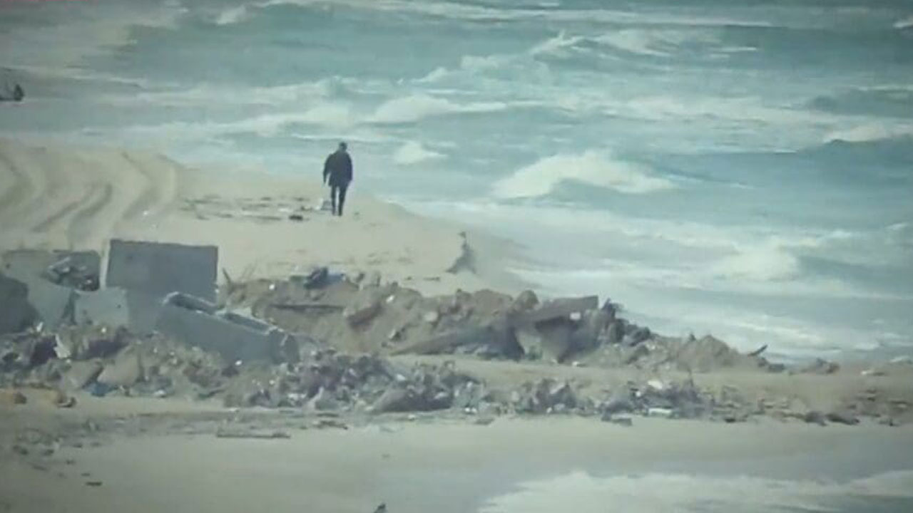 দুই ফিলিস্তিনিকে হত্যার পর বুলডোজার দিয়ে চাপা