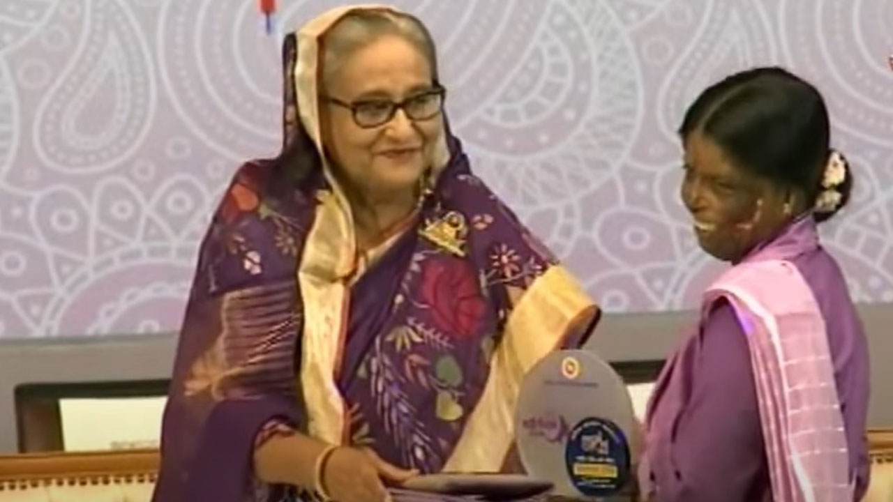 নারী দিবসে সম্মাননা পেলেন ৫ জয়িতা