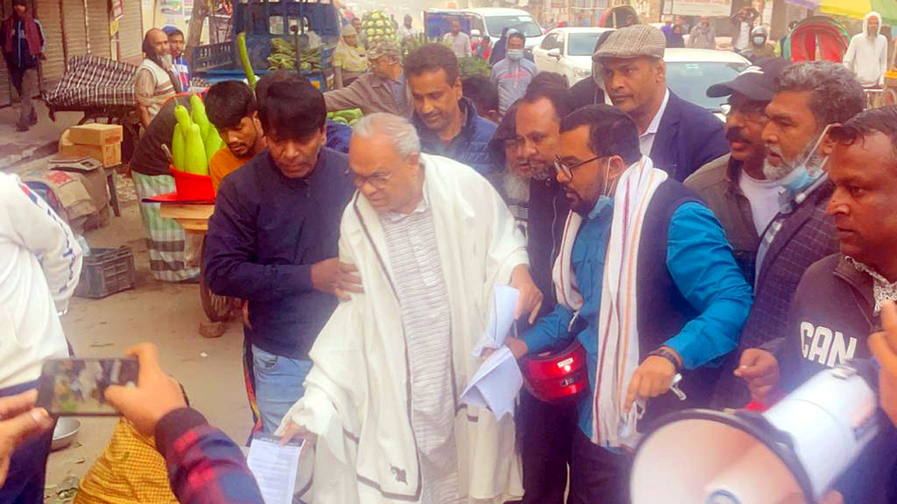 ‘সরকারের লোকেরা নাশকতা করে দোষ দিচ্ছে আন্দোলনকারীদের ওপর’
