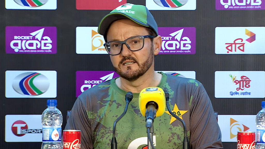 রাশিয়ায় বিধ্বস্ত হেলিকপ্টারের পাশ থেকে ১৭ মরদেহ উদ্ধার