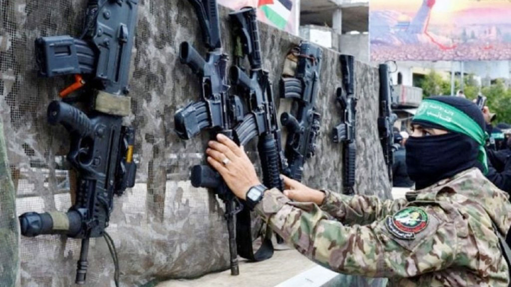 শুল্ক কমলেও সেই বাড়তি দামেই বিক্রি হচ্ছে আলু-পেঁয়াজ