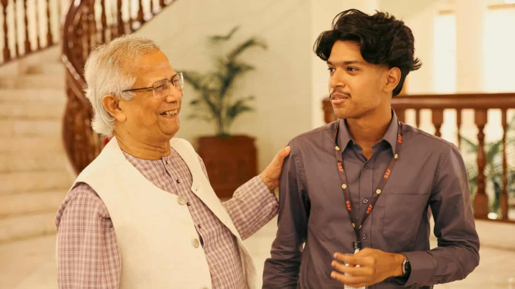 ভারতের প্রতিরক্ষামন্ত্রীকে ক্ষমা চাইতে হবে : ফারুক