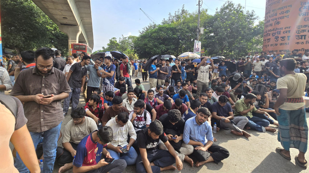 ইতিহাসে ‘সবচেয়ে খারাপ ভাইস প্রেসিডেন্ট’ কমালা, দাবি ট্রাম্পের