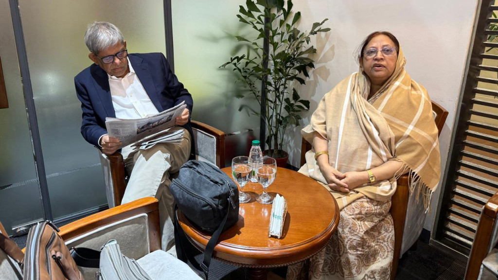 সহধর্মিণীর চিকিৎসায় সিঙ্গাপুর গেলেন মির্জা ফখরুল