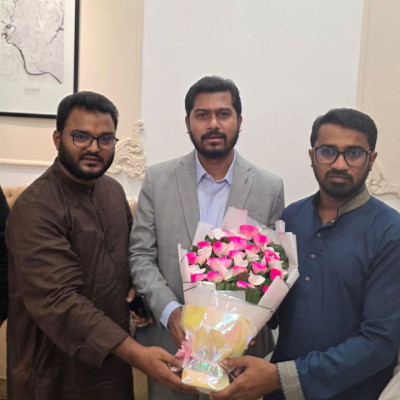 সিঙ্গাপুরে চিকিৎসা শেষে দেশে ফিরলেন নুরুল হক নুর