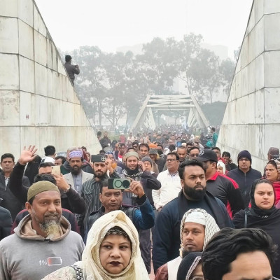 খালেদা জিয়ার কবর জিয়ারত করতে নেতাকর্মীদের ঢল