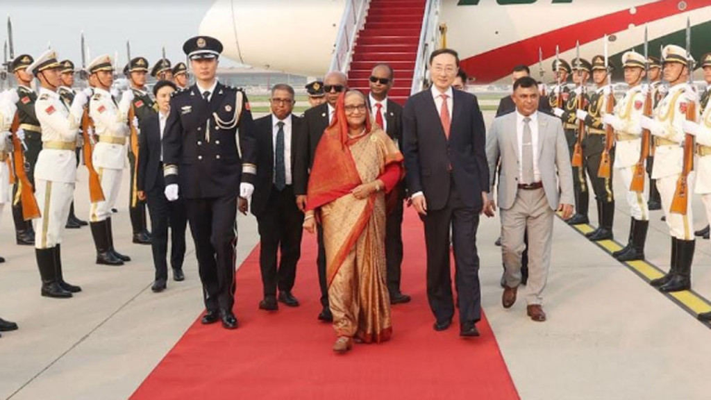 ২৯০০ কোটির মালিক সালমান, থাকেন দুই কামরার ছোট ফ্ল্যাটে