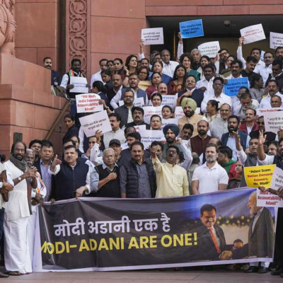 ঘুষ-কাণ্ডে আদানির বিরুদ্ধে একাট্টা ভারতের বিরোধীরা, নেই তৃণমূল