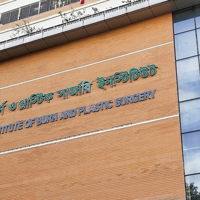 মিরপুরে সিলিন্ডার বিস্ফোরণ : বাঁচানো গেল না শিশু আব্দুল্লাহকে