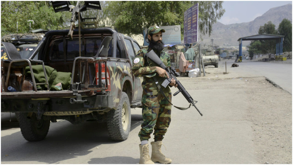 পাকিস্তানে পাল্টা হামলার হুমকি আফগানিস্তানের