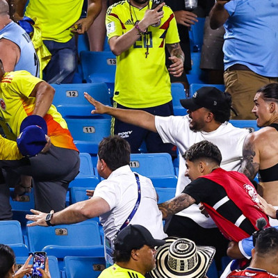ম্যাচ হেরে কলম্বিয়ান সমর্থকদের পেটালেন উরুগুয়ের ফুটবলাররা