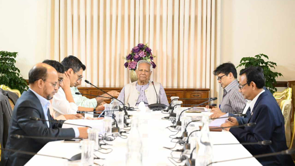 চট্টগ্রাম বন্দরের সক্ষমতা বৃদ্ধির উদ্যোগ ত্বরান্বিত করার নির্দেশ