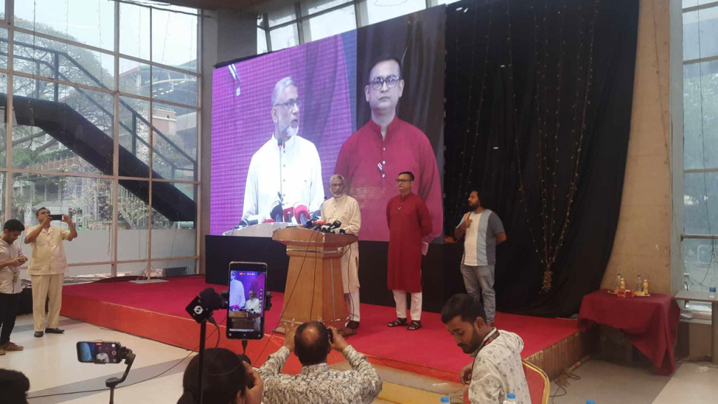 ছাত্রছাত্রীরা রাজনৈতিক মাঠে আসায় অভিভাবক হিসেবে স্বস্তি পাচ্ছি না