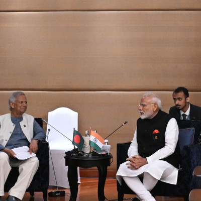 ব্যাংককে ড. ইউনূসের সঙ্গে নরেন্দ্র মোদির বৈঠক শুরু