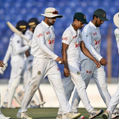 দ্বিতীয় দিনের শুরুতেই সুযোগ নষ্ট করল বাংলাদেশ