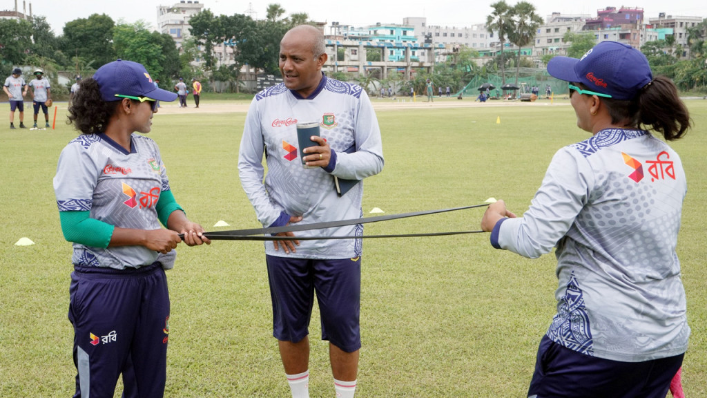 ফিলিস্তিনের পক্ষে প্রতিবাদ, গণগ্রেপ্তারের মুখে মার্কিন বিশ্ববিদ্যালয়ের শিক্ষার্থীরা