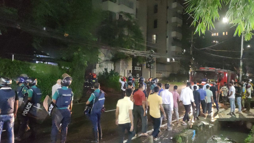 চট্টগ্রামে বিএনপি নেতাদের বাসভবনে হামলা-ভাঙচুর