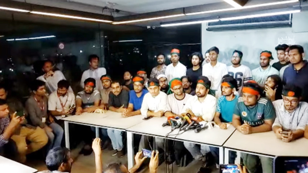 ২৪ ঘণ্টার মধ্যে অন্তর্বর্তীকালীন সরকারের রূপরেখা দেওয়া হবে