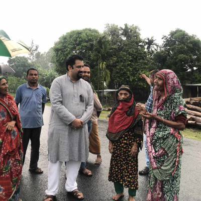 বৃষ্টিস্নাত সকালে নৌকার পক্ষে রিপনের গনসংযোগ