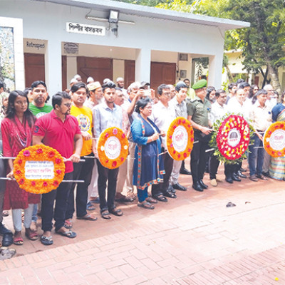 প্রতিকূলতার মাঝেও নড়াইলে টিকে আছে মৃৎশিল্প
