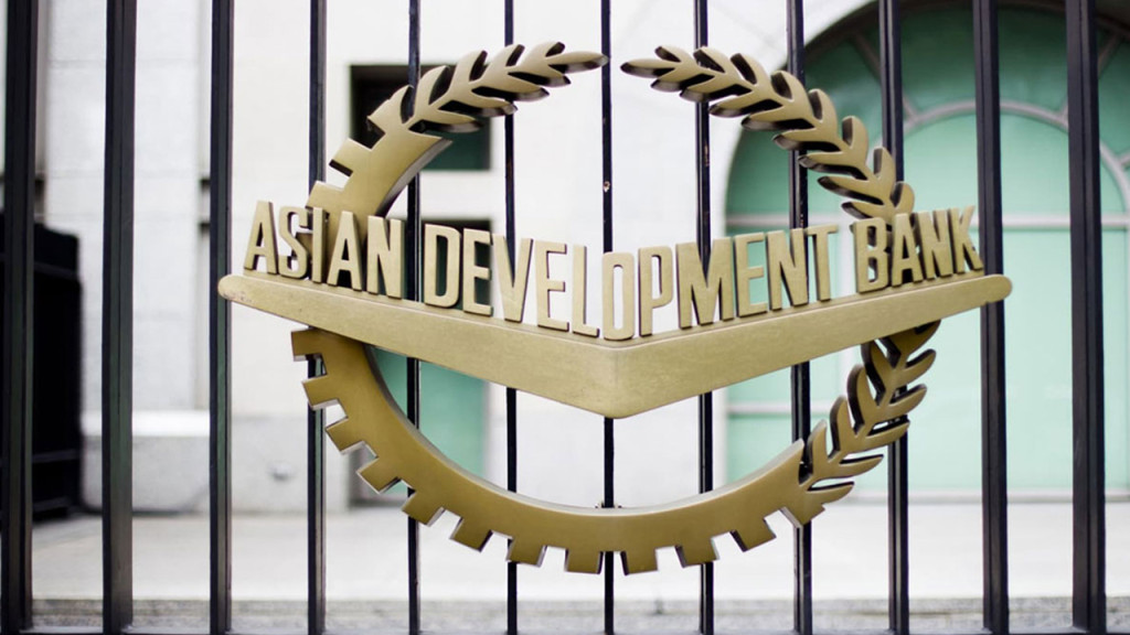 সেই গরুর ছবির ব্যাখ্যা দিলেন অভিনেত্রী