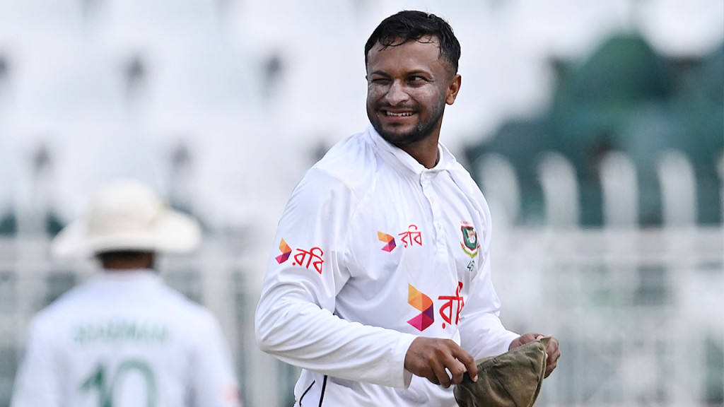 বিশ্ববিদ্যালয় ছাত্রীকে হেনস্তাকারী সেই হেলপার গ্রেফতার