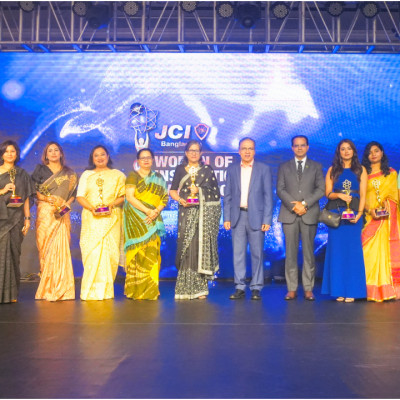 উইমেন অব ইন্সপিরেশন অ্যাওয়ার্ড পেলেন ১০ নারী